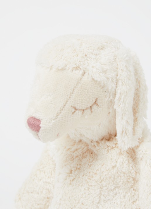 Senger Naturwelt Cuddly animal Sheep small knuffel met warmtekussen 26 cm - voorkant 2 gebroken wit