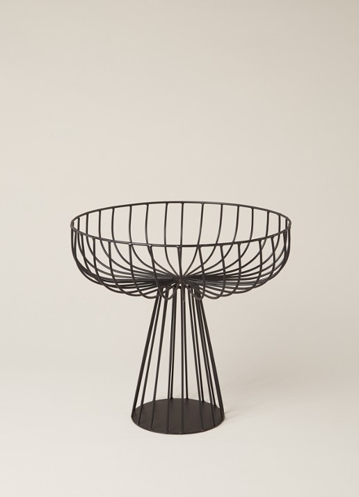 Serax Catu fruitmand op voet van draadstaal 30 cm - voorkant 2 zwart