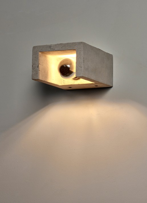 Serax Shape tafellamp 7,5 x 16 x 12 cm - voorkant 2 lichtgrijs
