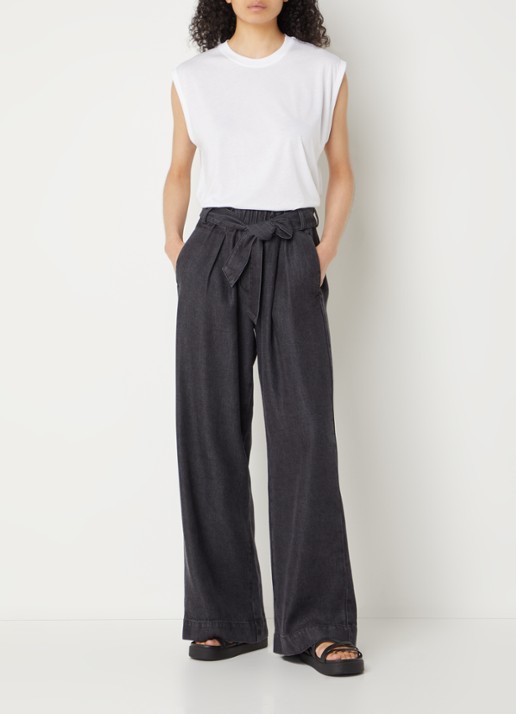 Sessùn Deedo mouwloze top  met stretch - voorkant 2 wit