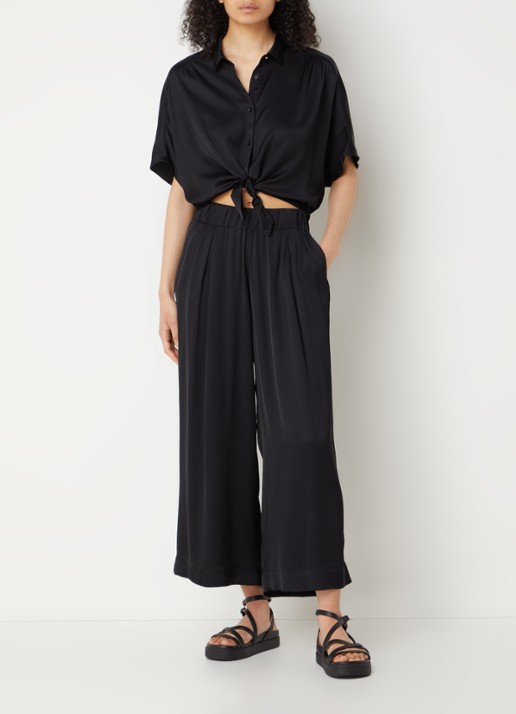 Sessùn Isla mid waist wide fit cropped broek van satijn - voorkant 4 zwart