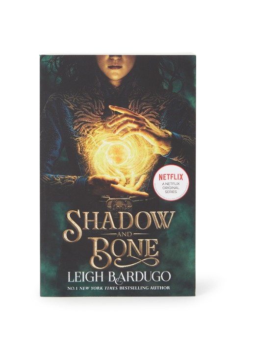 Shadow and bone (01): shadow and bone tv tie-in - voorkant undefined