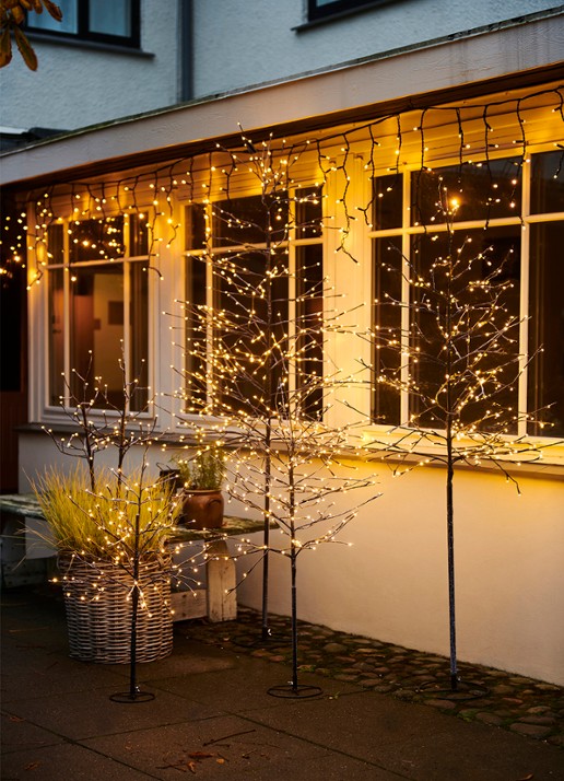 Sirius Alex kunstkerstboom met LED verlichting 210 cm - detail bruin