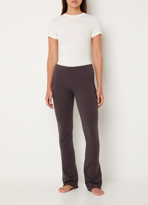 SKIMS Cotton Jersey Foldover mid waist flared fit loungebroek  - voorkant 6 taupe