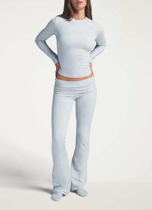 SKIMS Cotton Jersey mid waist straight fit loungebroek - detail 2 lichtblauw