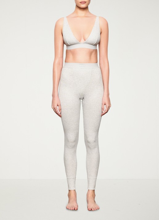 SKIMS Cotton Rib high waist loungebroek met ribstructuur - detail 3 grijsmele