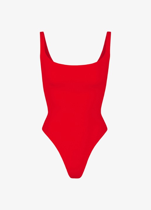 SKIMS Fits Everybody body met rugdecolleté - voorkant cherry