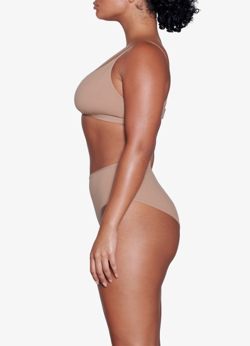 SKIMS Fits Everybody Crossover bralette zonder vulling - detail 4 beige