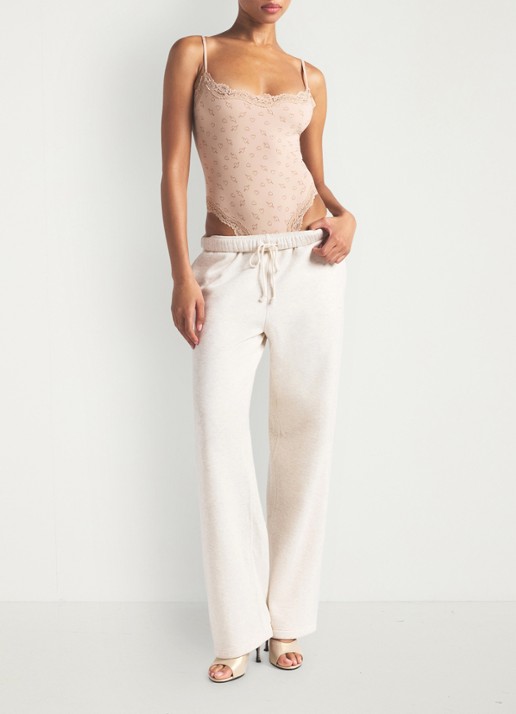 SKIMS Fits Everybody Lace body met print en kant - detail 6 mica sketched hearts