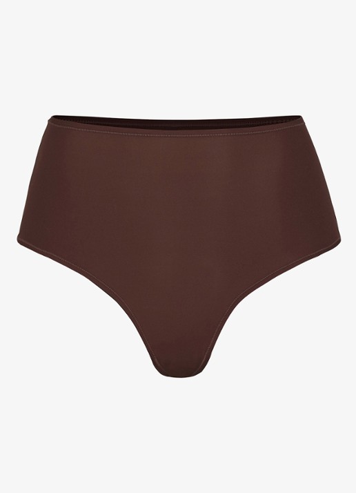SKIMS Fits Everybody string - voorkant chocoladebruin