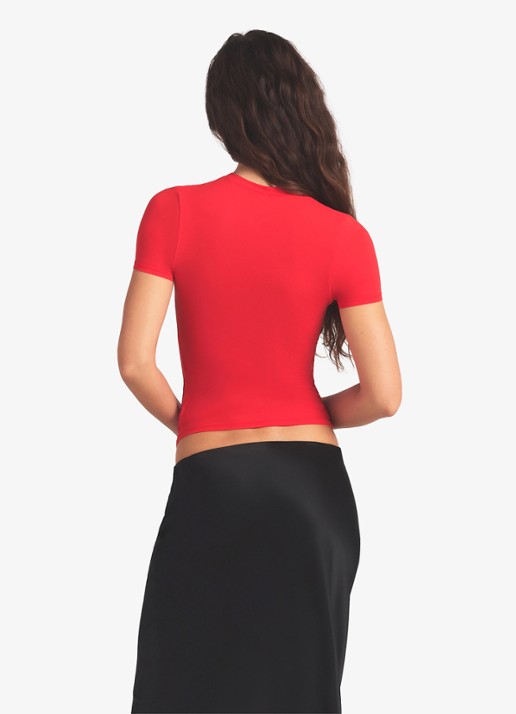 SKIMS Fits Everybody T-shirt met ronde hals - achterkant cherry