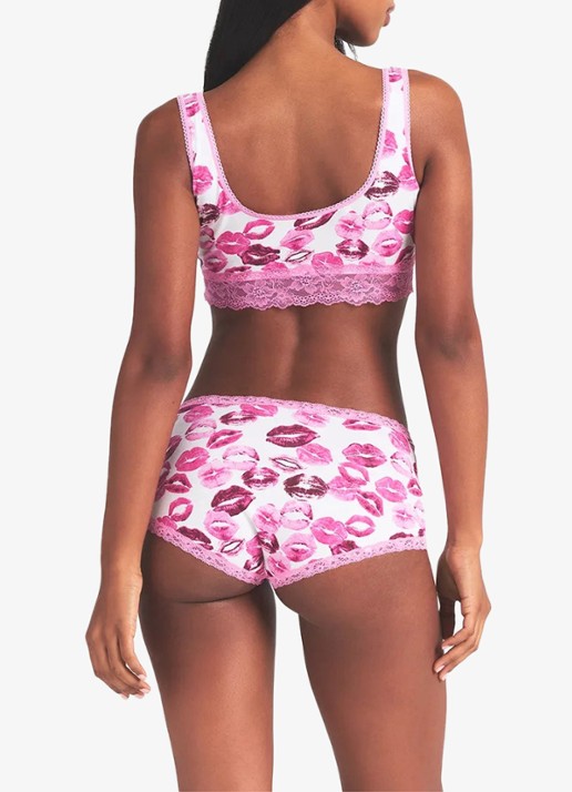 SKIMS Lightweight Cotton shorty met kant - achterkant pink allover lipstick