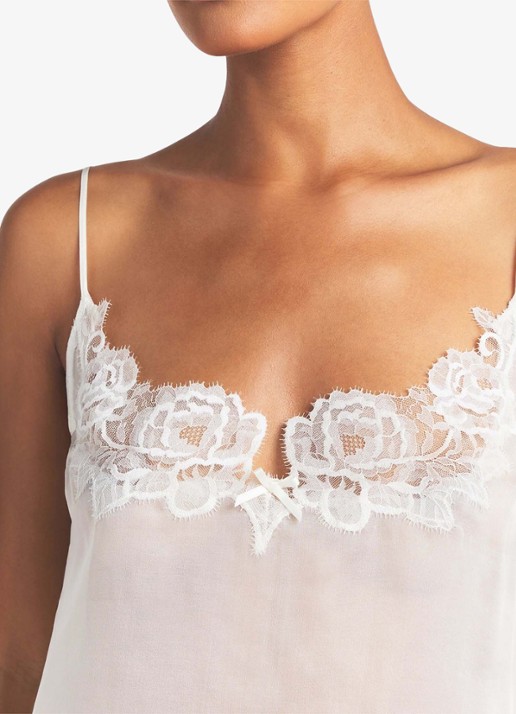 SKIMS Romance pyjamaset van zijde met details van kant - detail 2 ivoor