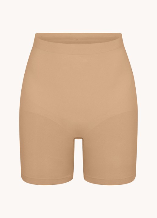 SKIMS Seamless Sculpt high waisted corrigerende short - voorkant beige