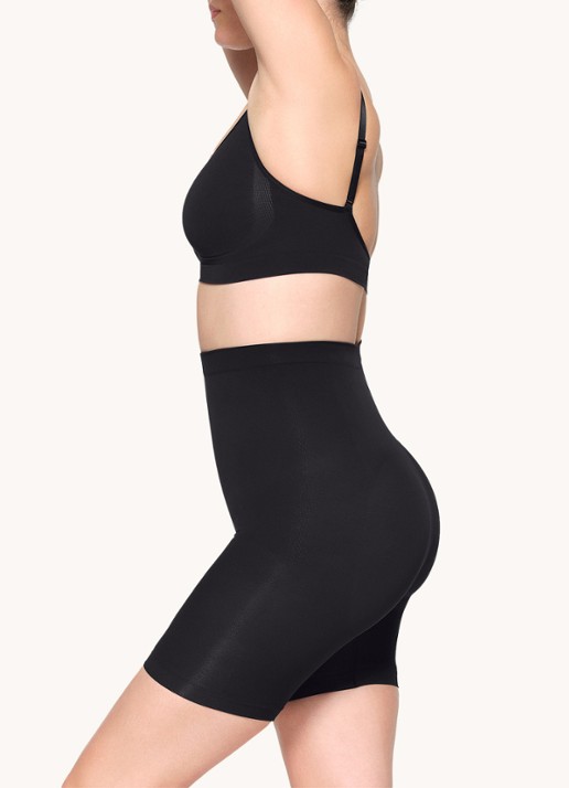 SKIMS Seamless Sculpt mid waisted corrigerende short - detail 3 zwart