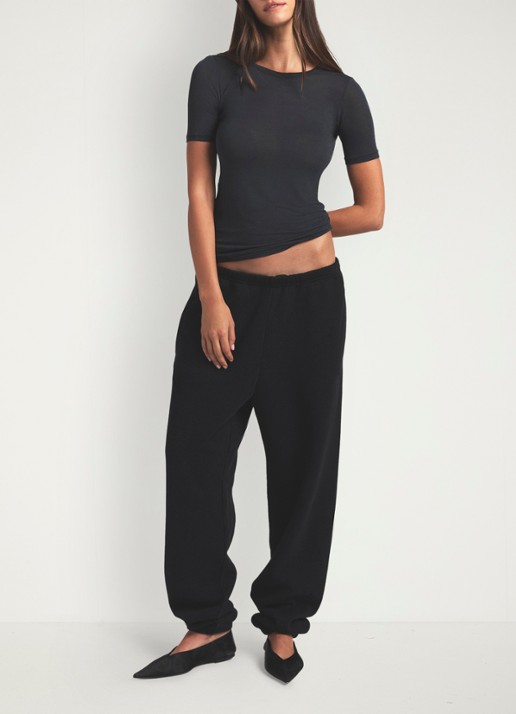 SKIMS Sheer Modal T-shirt in kasjmierblend  - voorkant 4 onyx