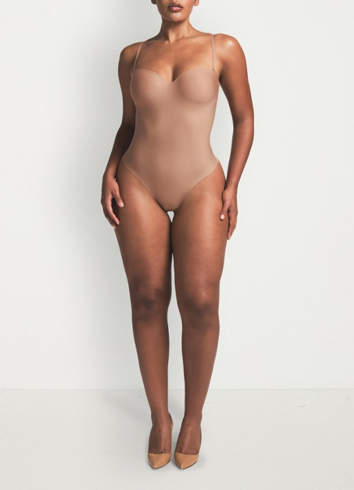 SKIMS Skims Body corrigerende stringbody met beugel - voorkant 4 taupe