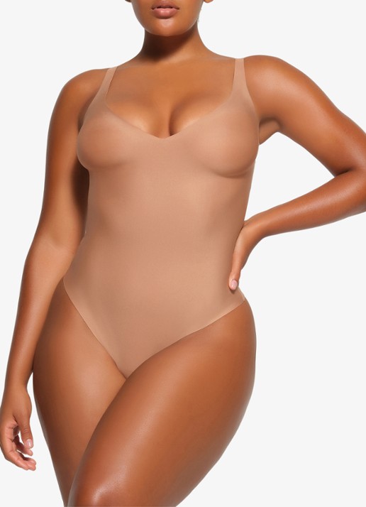 SKIMS Skims Body plunge stringbody - detail 3 beige