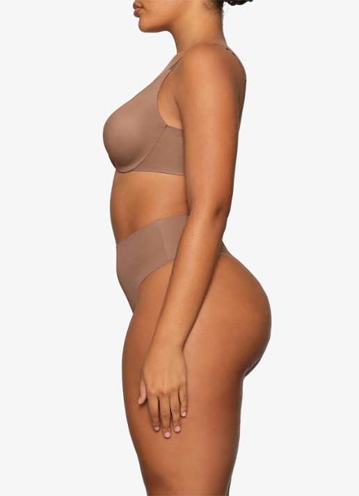 SKIMS Smoothing Intimates full coverage bh - detail 2 bruin