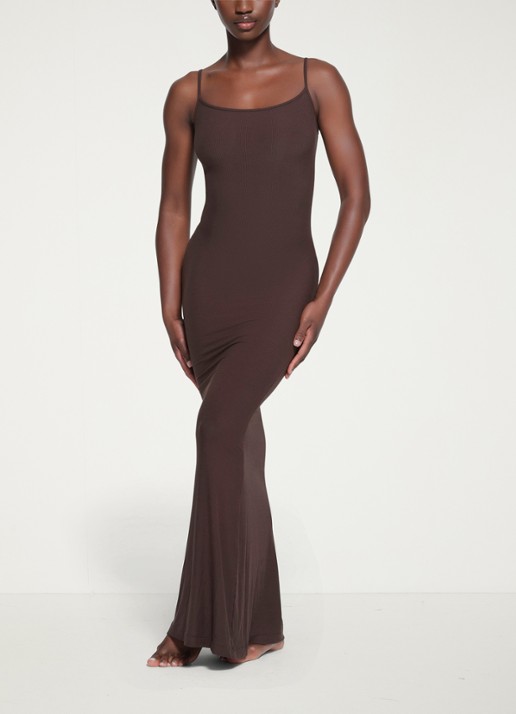 SKIMS Soft Lounge maxi jurk met ribstructuur - detail 3 donkerbruin