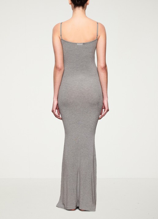 SKIMS Soft Lounge maxi jurk met ribstructuur - achterkant 2 grijsmele