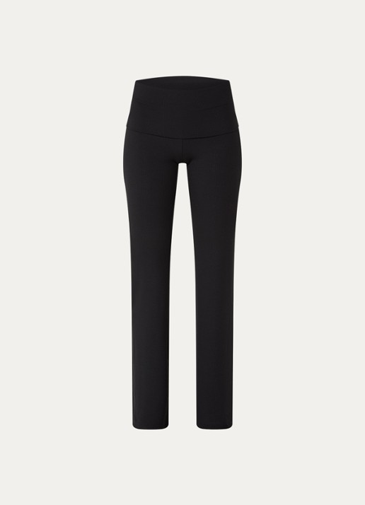 SKIMS Soft Lounge mid waist flared loungebroek - voorkant 3 zwart