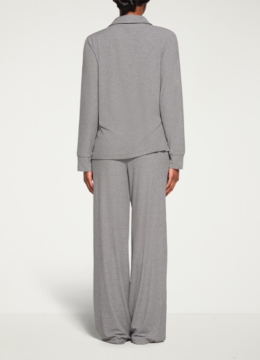 SKIMS Soft Lounge pyjamaset met borstzak en ribstructuur - achterkant grijsmele