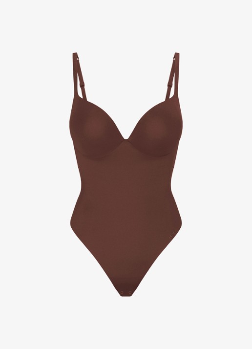 SKIMS Ultimate stringbody - voorkant 3 chocoladebruin