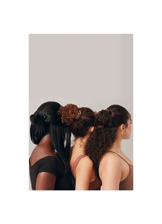 slip Pure Silk Skinny Scrunchies - zijden haarelastiek - detail 6 light brown