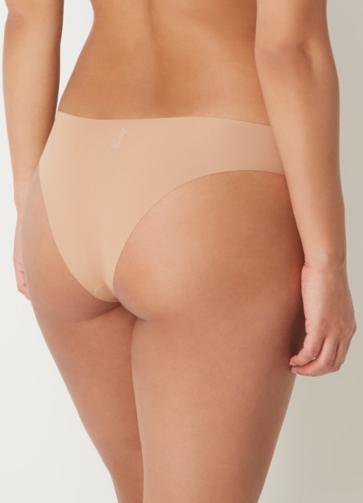 Sloggi Zero Feel 2.0 naadloze tanga - achterkant lichtbruin