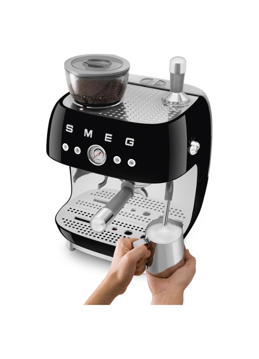 SMEG 50's Style handmatige espressomachine EGF03BLEU - voorkant 2 zwart