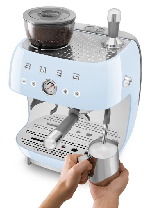 SMEG 50's Style handmatige espressomachine EGF03PBEU - detail 4 pastelblauw