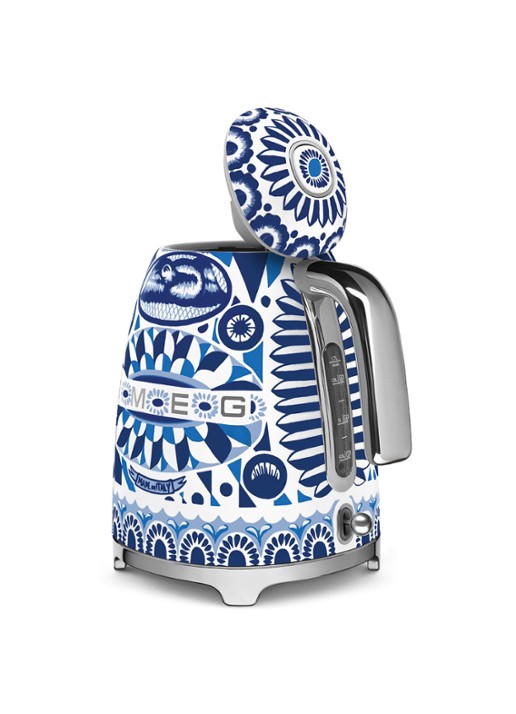 SMEG Dolce & Gabbana Blu Mediterraneo waterkoker KLF03DGBEU - achterkant blu mediterraneo