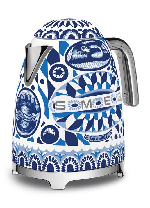 SMEG Dolce & Gabbana Blu Mediterraneo waterkoker KLF03DGBEU - voorkant 3 blu mediterraneo