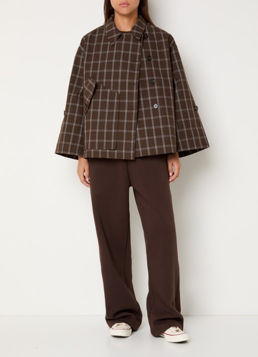 Sofie Schnoor Agatha asymmetrische trenchcoat met klepzak - voorkant 3 hazelnootbruin