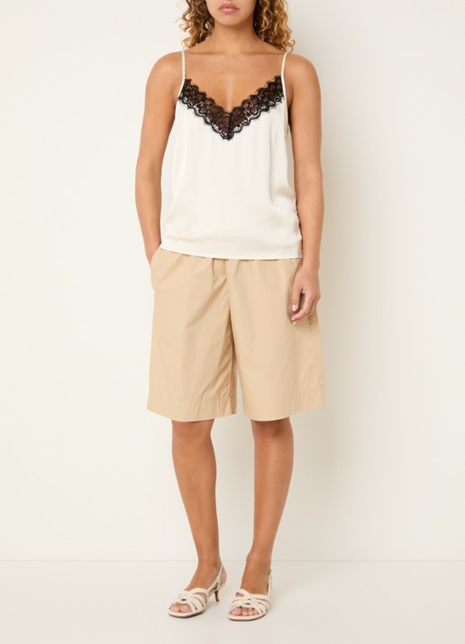 Sofie Schnoor Aggie spaghetti top van satijn met details van kant - voorkant 4 wit
