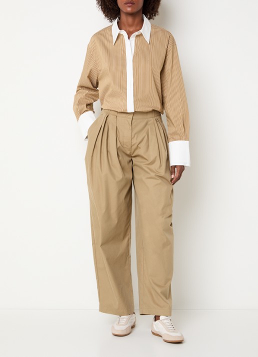 Sofie Schnoor Allisonsw oversized blouse met streepprint - voorkant 2 beige