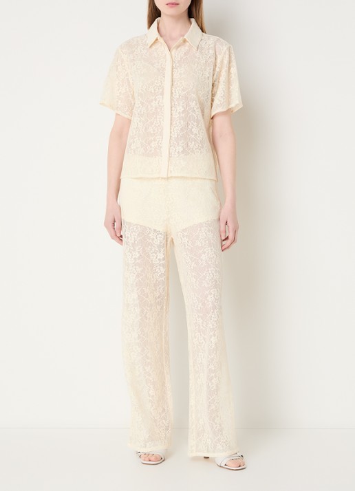 Sofie Schnoor Camela semi transparante blouse van crochet - voorkant 2 gebroken wit