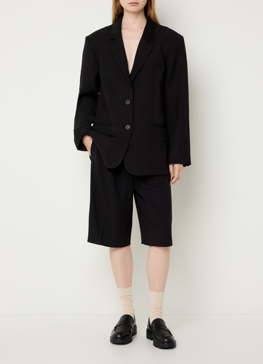 Sofie Schnoor Elsa high waist wide fit korte broek met steekzakken - voorkant 2 zwart