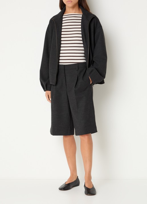Sofie Schnoor Elsy high waist loose fit korte broek met plooidetail - voorkant 3 donkergrijs