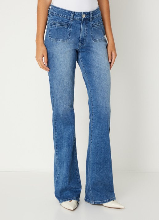 Sofie Schnoor Firenze high waist flared jeans met paspelzakken