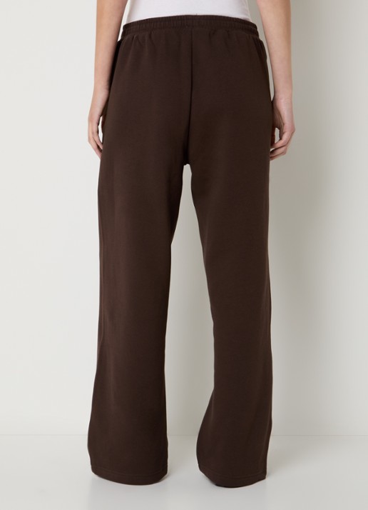 Sofie Schnoor Gabbispo mid waist loose fit joggingbroek met steekzakken - achterkant 2 donkerbruin