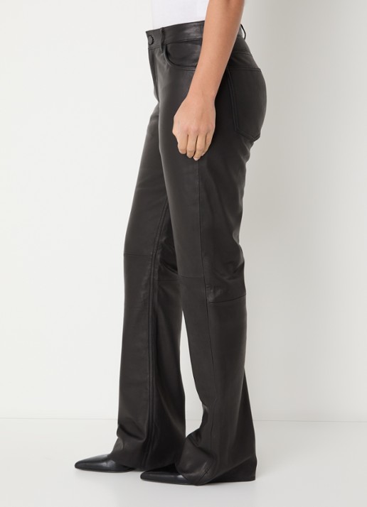 Sofie Schnoor Gatti high waist flared fit broek van imitatieleer - detail 5 zwart