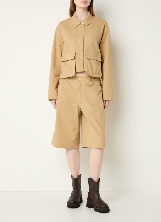 Sofie Schnoor Harleysw mid waist wide fit korte broek van denim met gekleurde wassing - voorkant 4 camel
