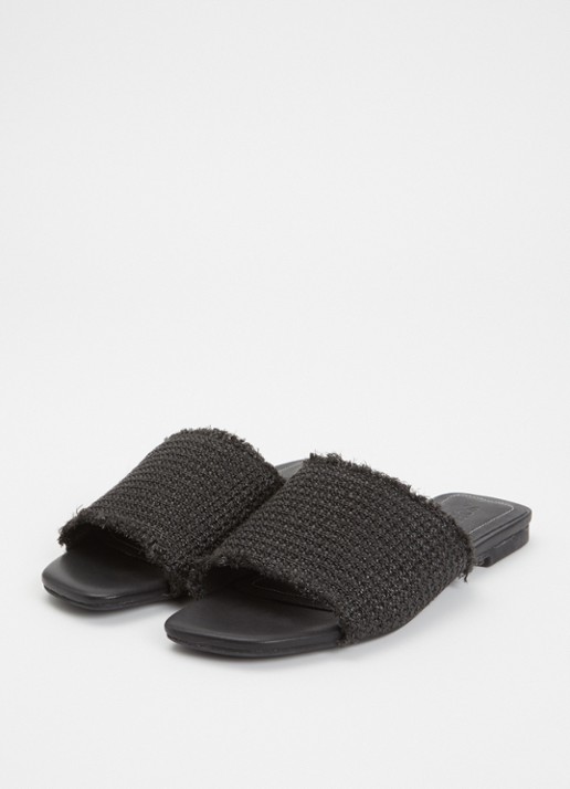 Sofie Schnoor Helensw slipper met gevlochten bovenwerk van raffia - detail zwart