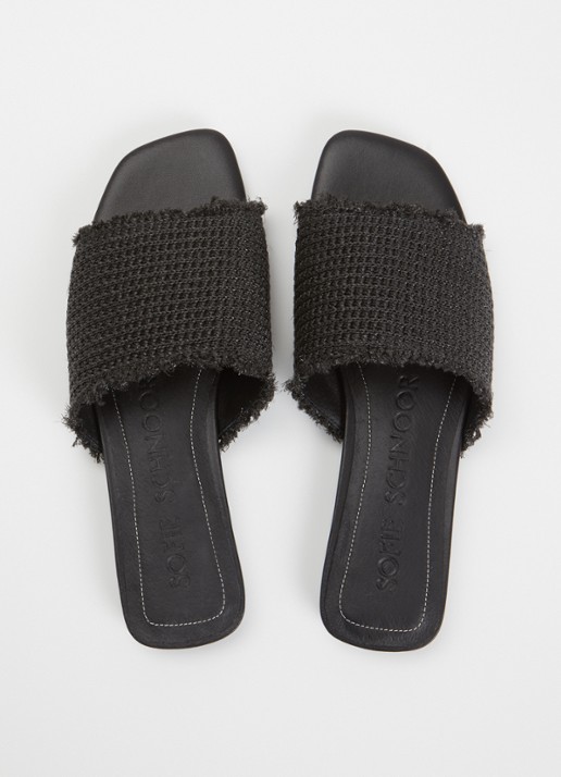 Sofie Schnoor Helensw slipper met gevlochten bovenwerk van raffia - detail 2 zwart