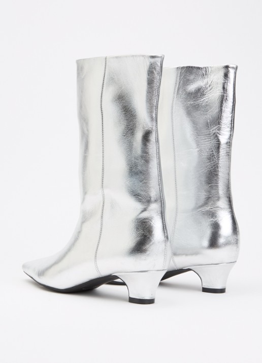 Sofie Schnoor Hella laars van leer met metallic finish  - achterkant 2 zilver