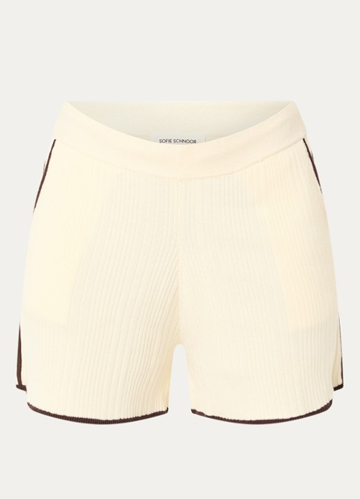 Sofie Schnoor Joliesw mid waist loose fit ribgebreide korte broek met steekzakken - voorkant 3 ivoor