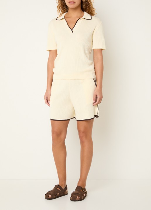 Sofie Schnoor Joliesw mid waist loose fit ribgebreide korte broek met steekzakken - voorkant 4 ivoor