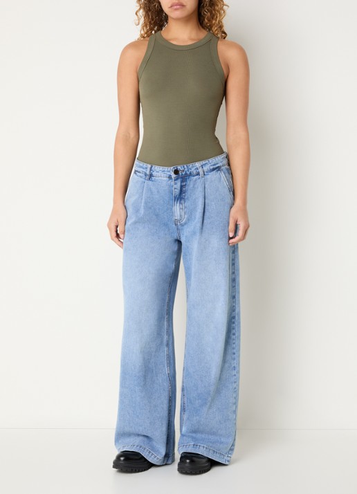 Sofie Schnoor Julliesw tanktop met ribstructuur - voorkant 4 legergroen